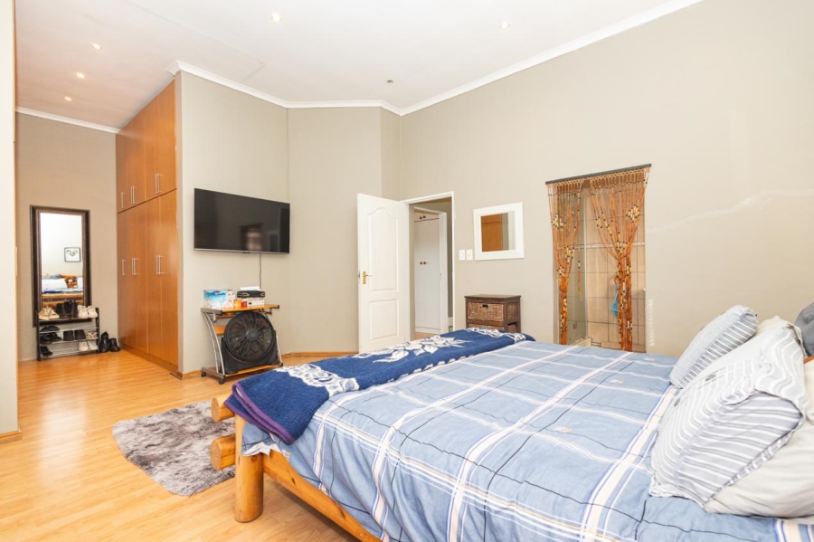 4 Bedroom Property for Sale in Windsor Park Western Cape